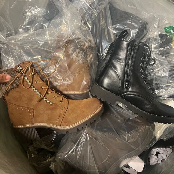 50 Pound Wholesale Lot Resellers:
New, Like New Condition, Sorted, Banded Pairs - Picture 7 of 15